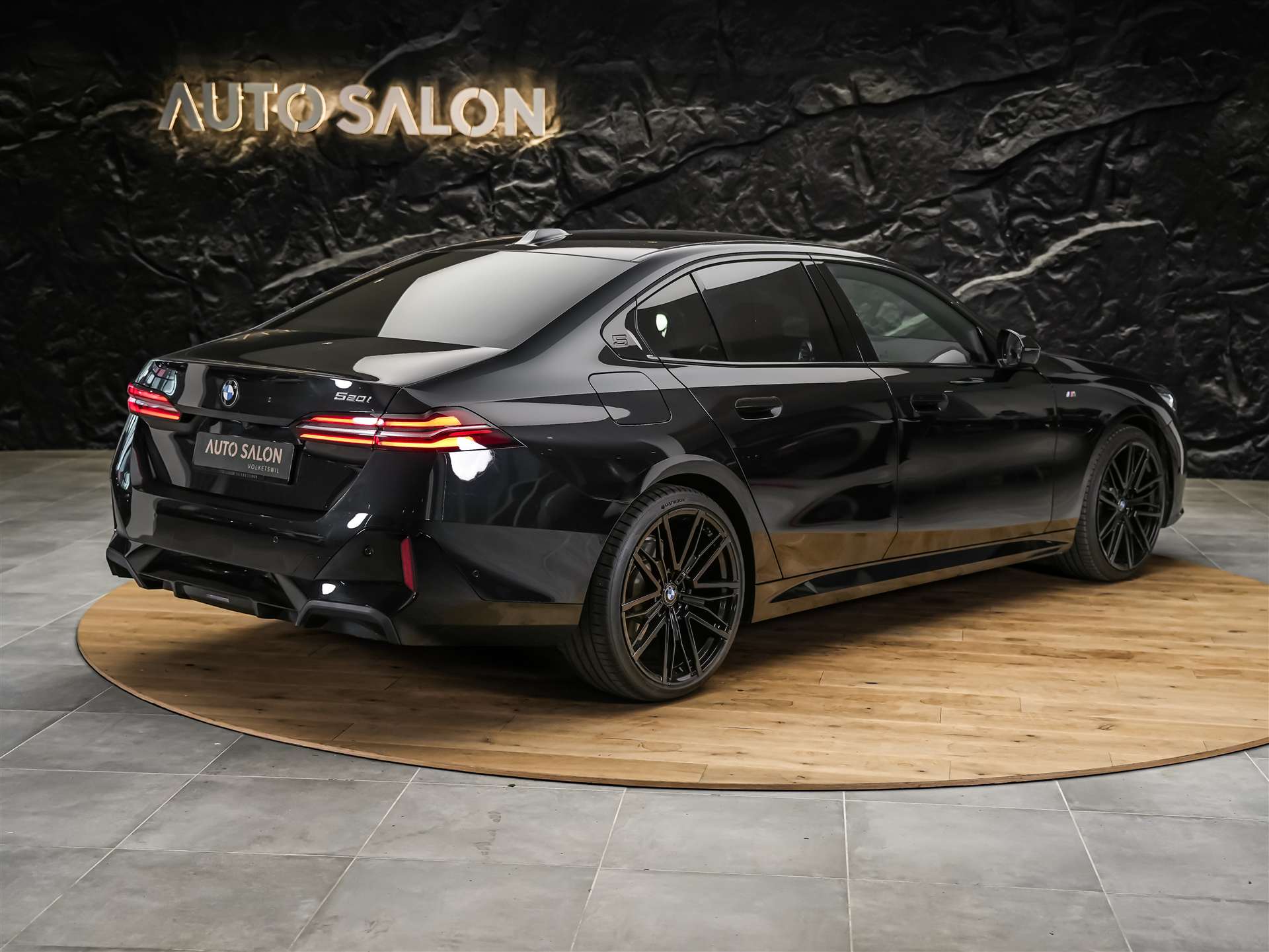 BMW 520i M Sport Steptronic *Abstandsregler*Sitzbelüftung*Harman/Kardon*Head Up*-image-5