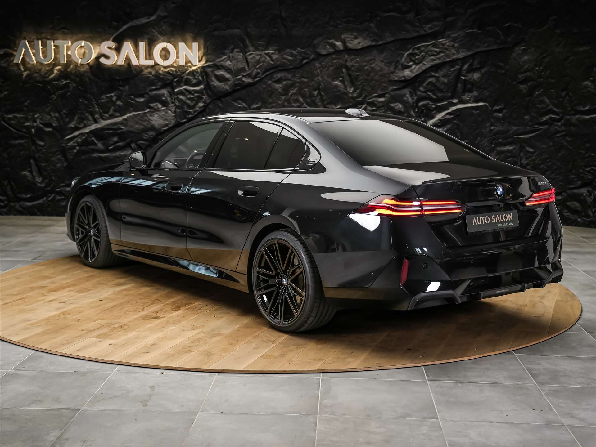 BMW 520i M Sport Steptronic *Abstandsregler*Sitzbelüftung*Harman/Kardon*Head Up*-image-3