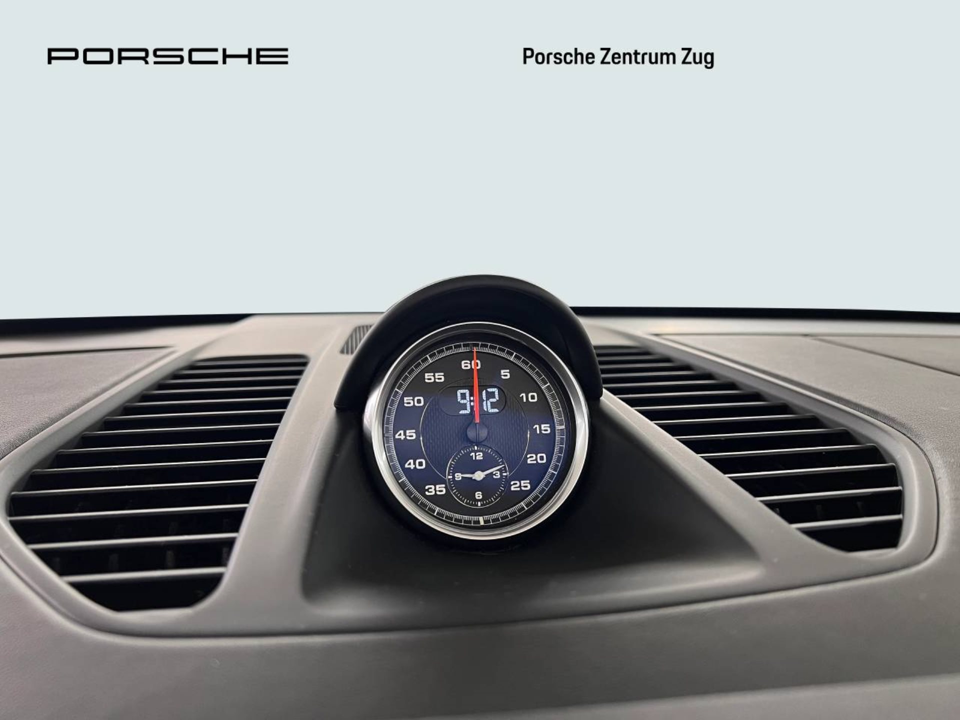PORSCHE 911 Carrera 4 GTS Cabriolet-image-27