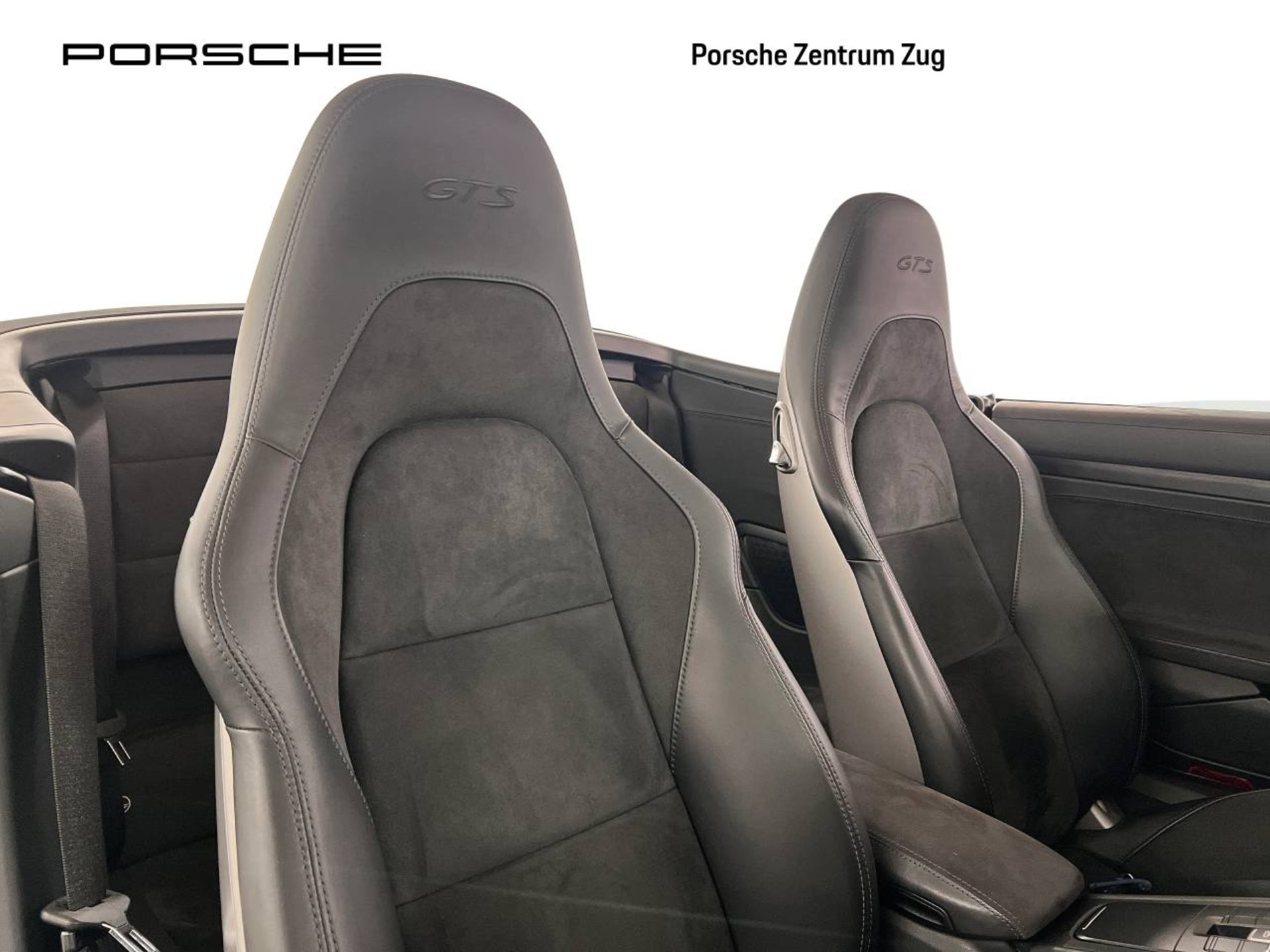 PORSCHE 911 Carrera 4 GTS Cabriolet-image-19