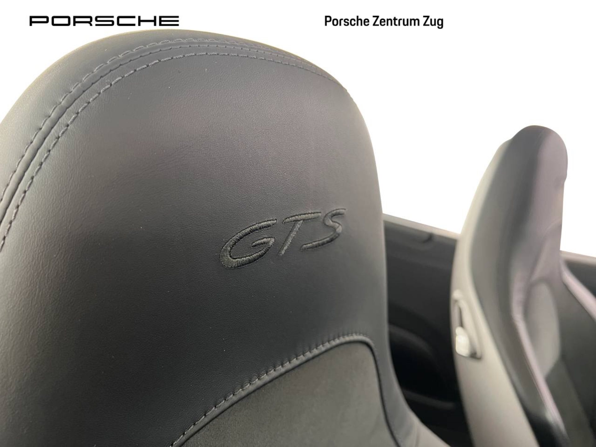 PORSCHE 911 Carrera 4 GTS Cabriolet-image-20