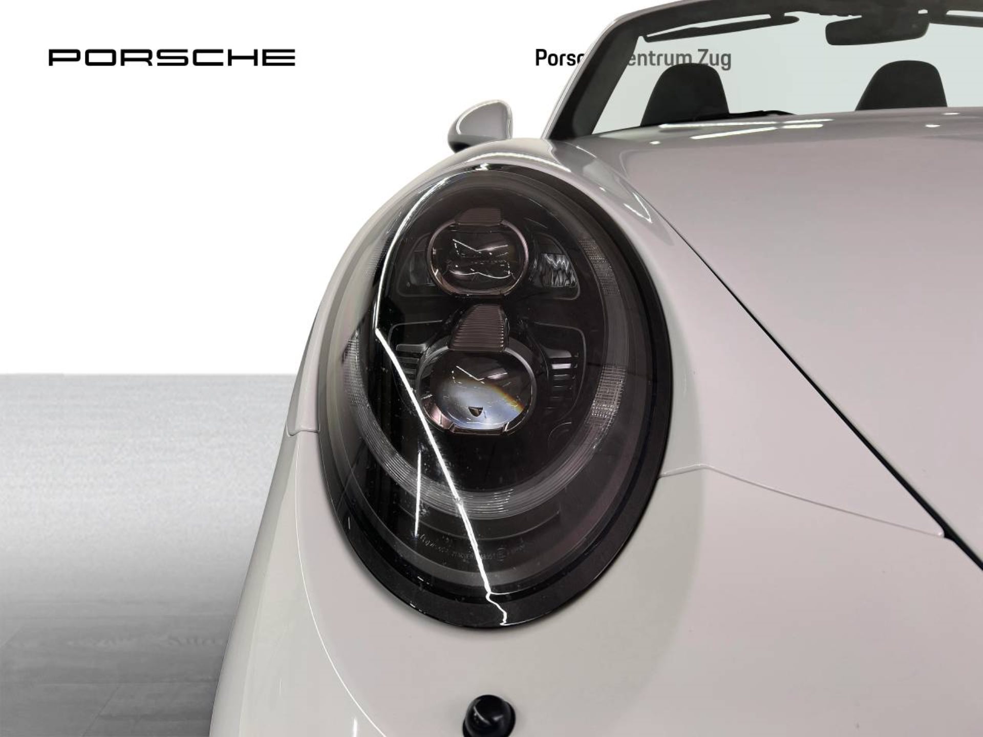 PORSCHE 911 Carrera 4 GTS Cabriolet-image-12