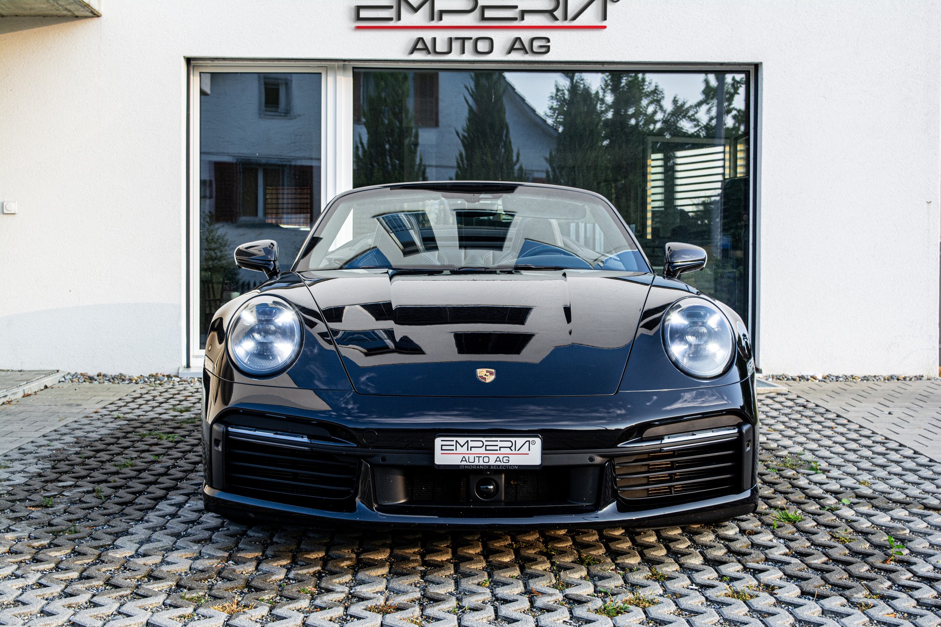 PORSCHE 911 Turbo S Cabriolet PDK-image-8