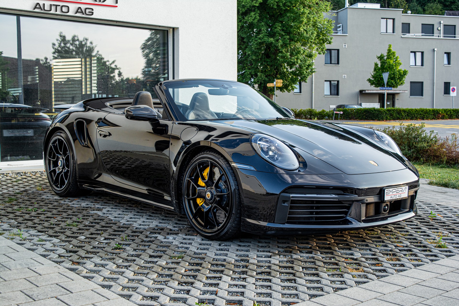 PORSCHE 911 Turbo S Cabriolet PDK-image-7