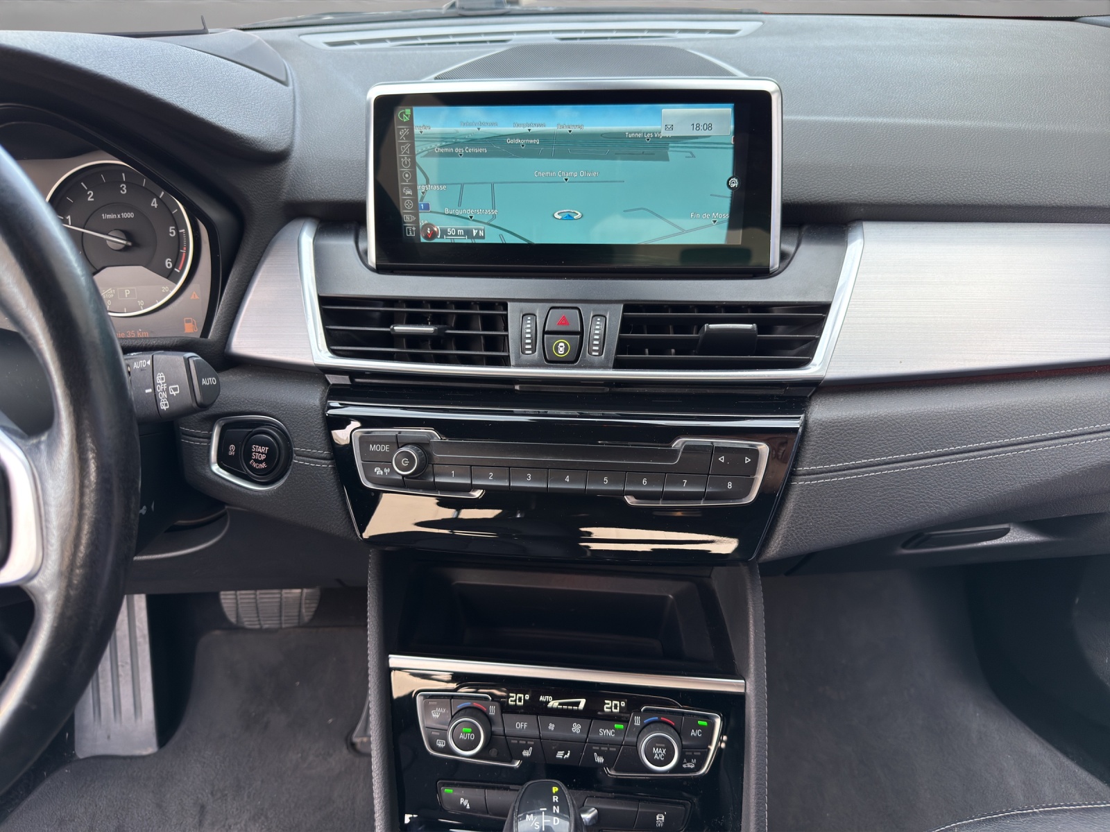 BMW 218d xDrive Gran Tourer M Sport Steptronic-image-14