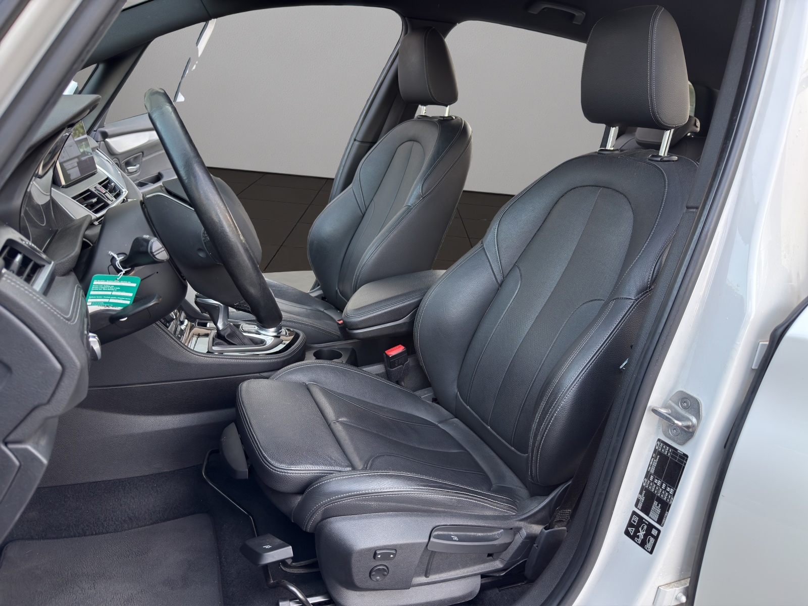 BMW 218d xDrive Gran Tourer M Sport Steptronic-image-8