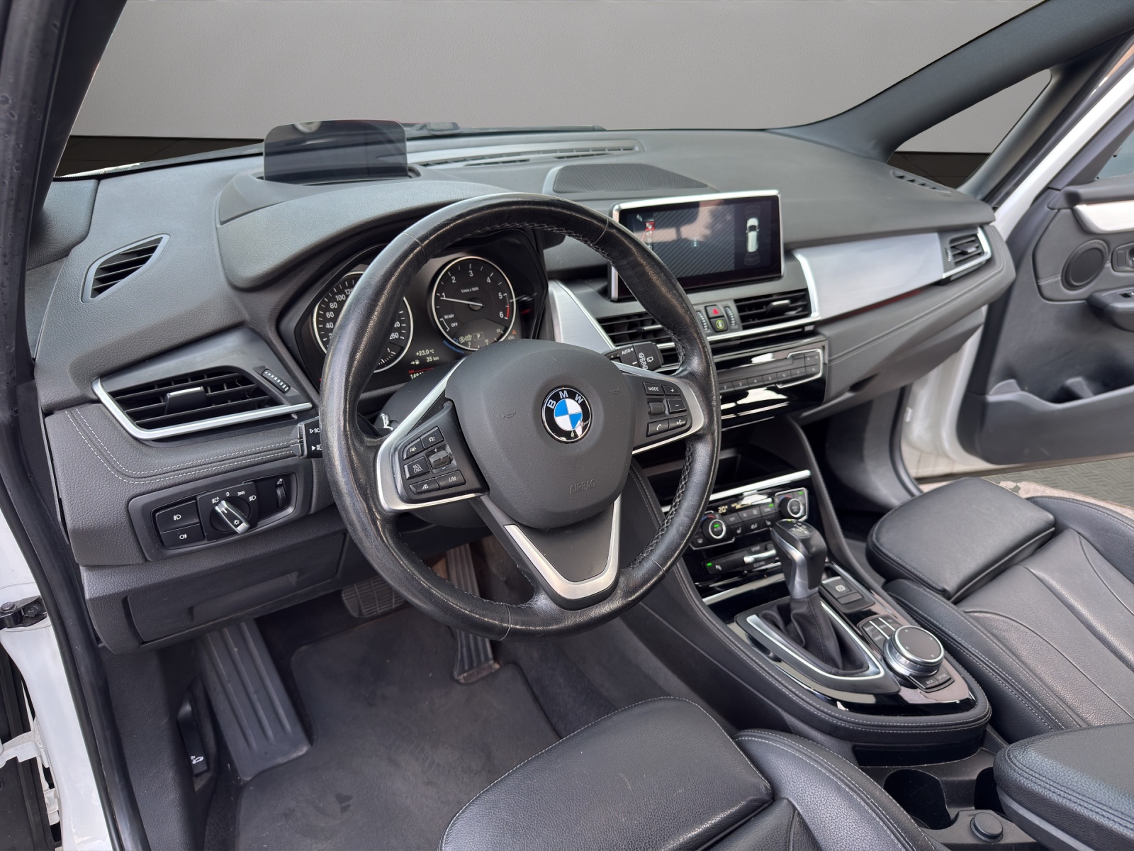 BMW 218d xDrive Gran Tourer M Sport Steptronic-image-9
