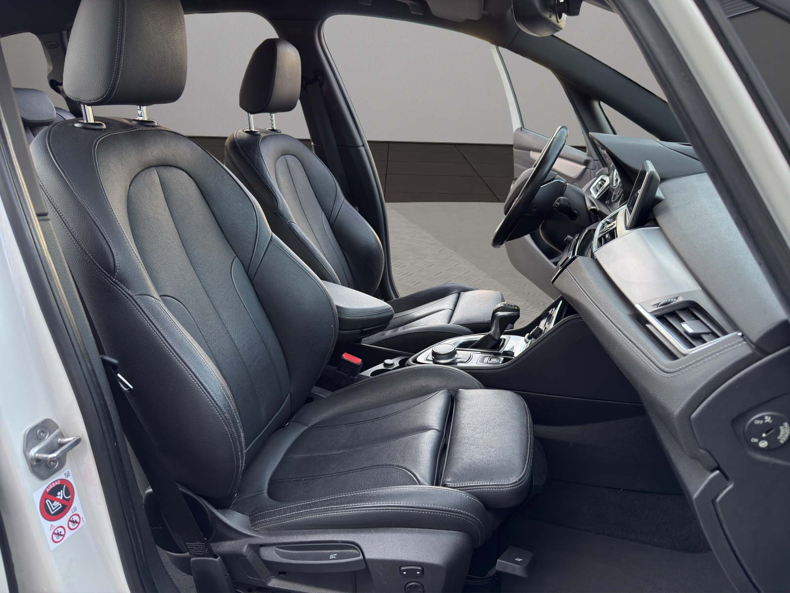 BMW 218d xDrive Gran Tourer M Sport Steptronic-image-16