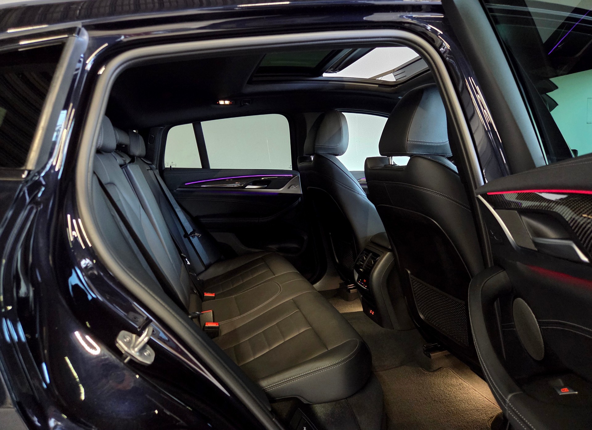 BMW X4 M40d-image-25