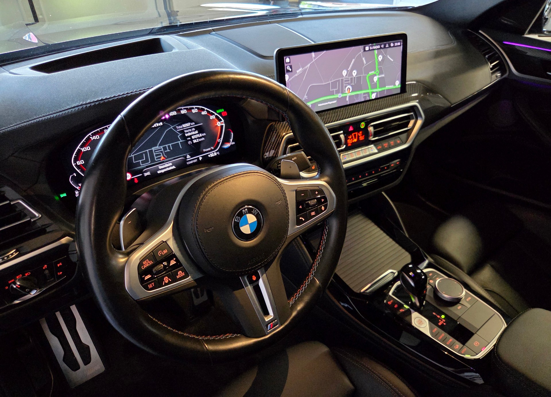 BMW X4 M40d-image-12