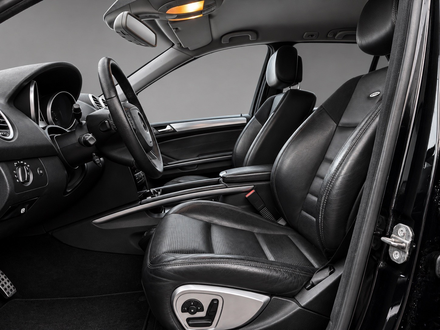 MERCEDES-BENZ ML 63 AMG 4Matic 7G-Tronic-image-9