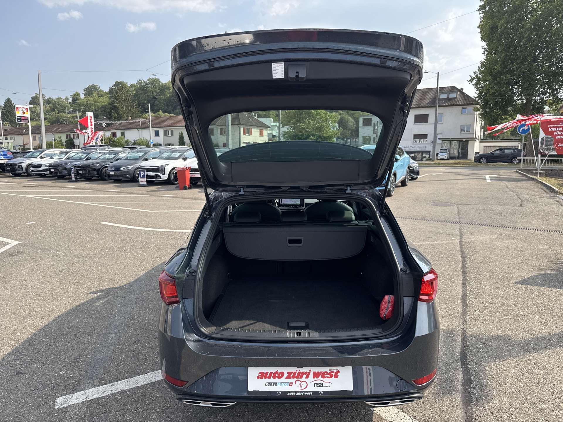 SEAT Leon ST 1.5 eTSi mHEV FR DSG-Automat-image-7