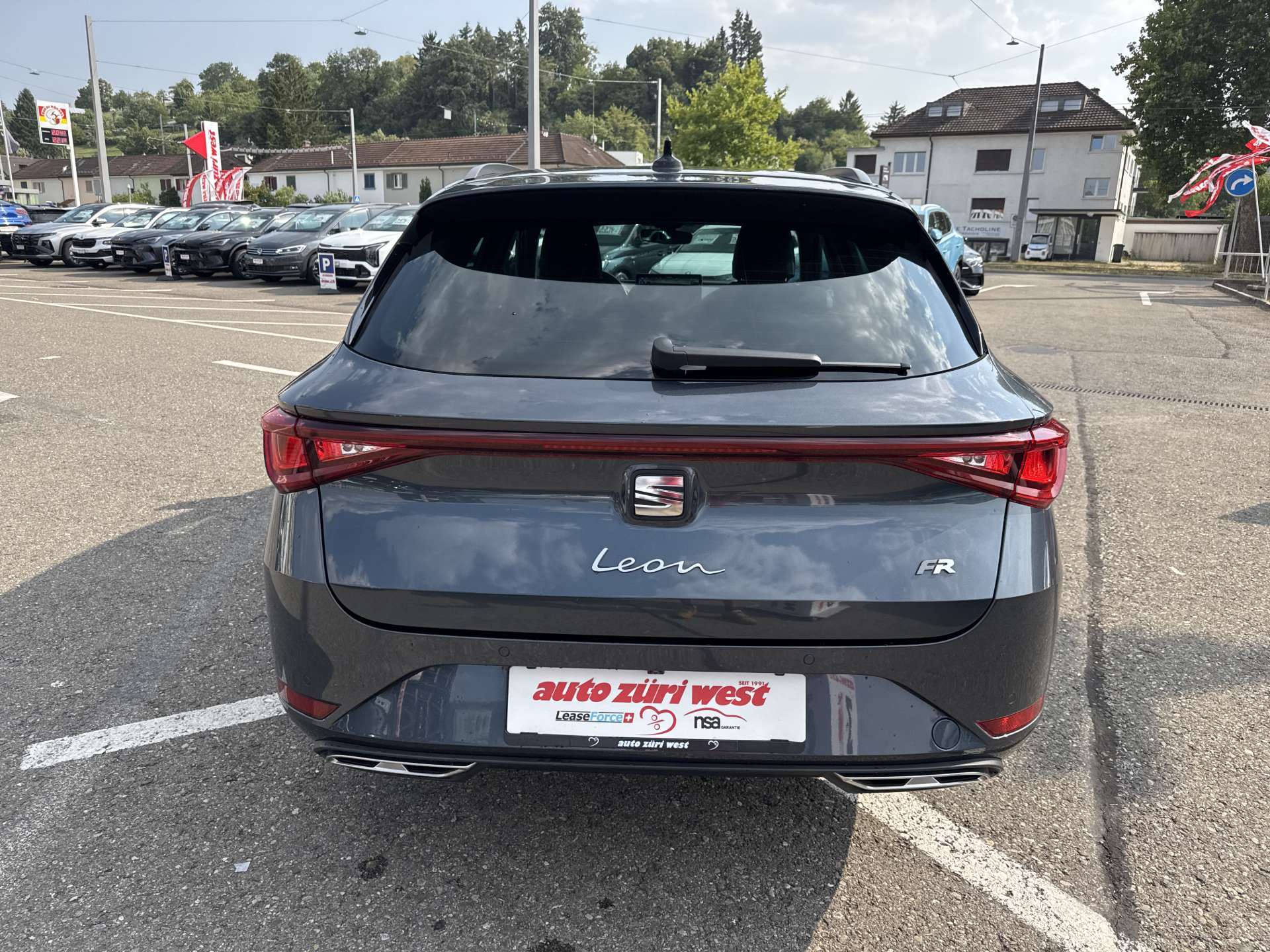 SEAT Leon ST 1.5 eTSi mHEV FR DSG-Automat-image-14