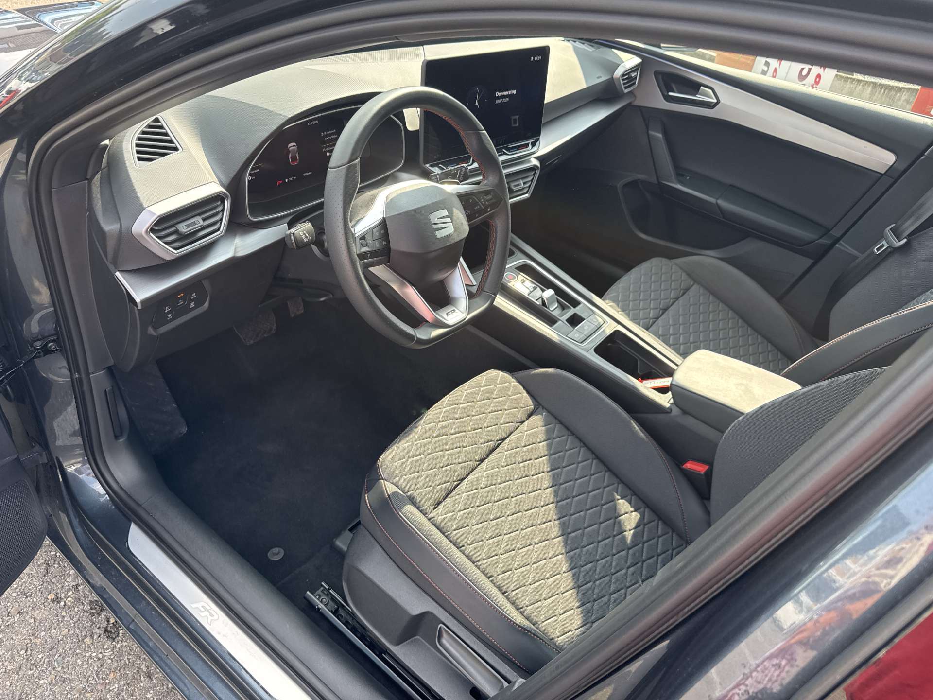 SEAT Leon ST 1.5 eTSi mHEV FR DSG-Automat-image-5