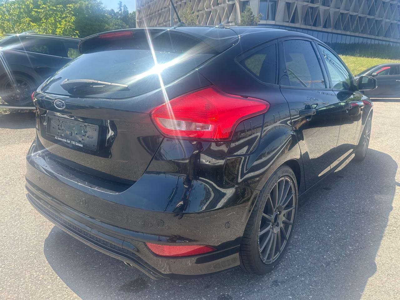 FORD Focus 1.5 SCTi Black Edition Automatic-image-3