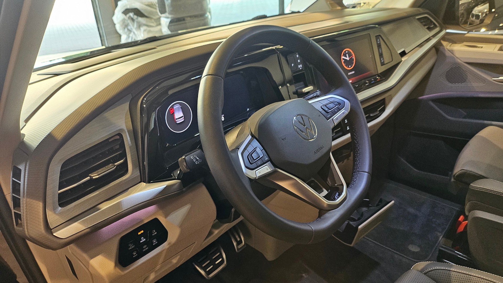 VW VW Multivan 1.5 eHybrid Style Lang 4Motion DSG NP. 104'000.-🔥-image-7