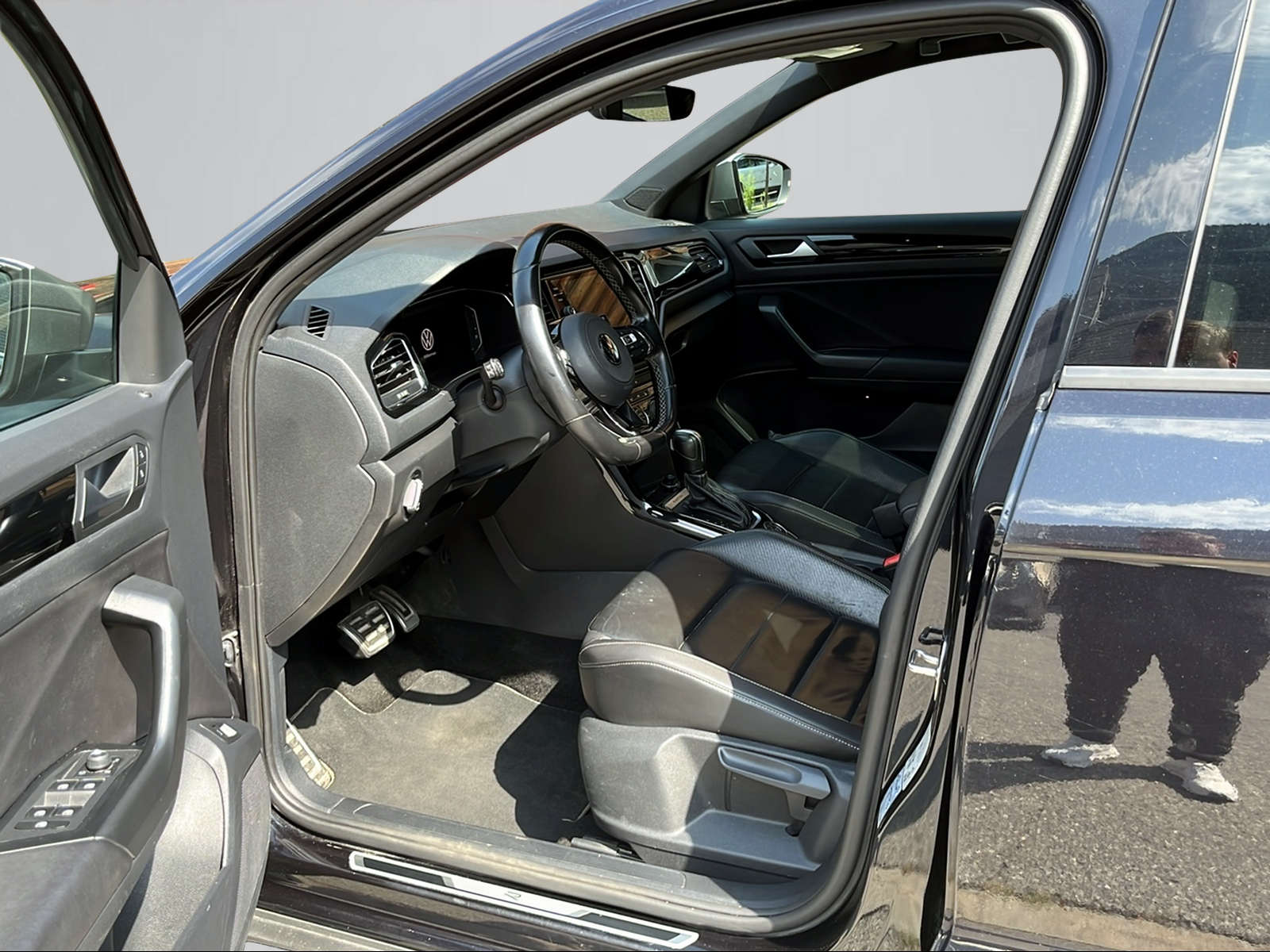VW T-Roc 2.0 TSI R DSG 4Motion-image-2
