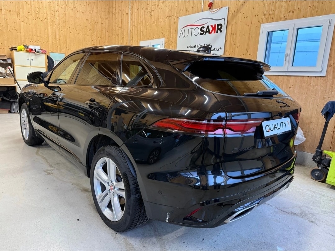 JAGUAR F-Pace 3.0 D300 R-Dynamic MHEV SE AWD-image-5