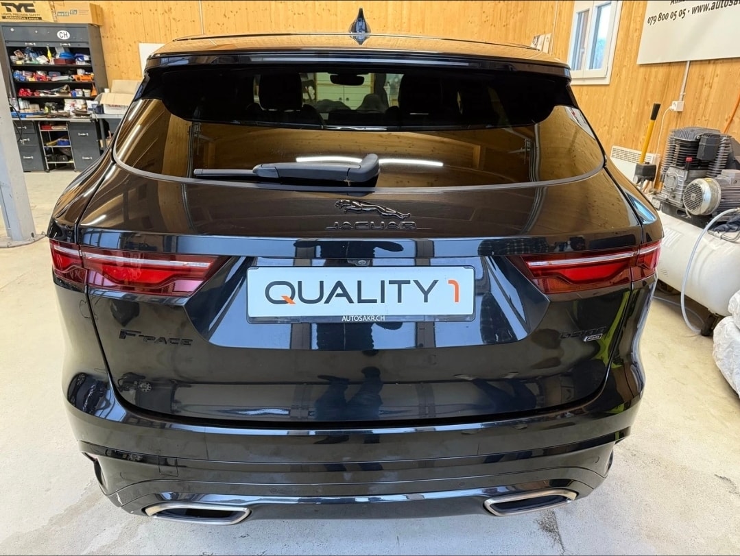 JAGUAR F-Pace 3.0 D300 R-Dynamic MHEV SE AWD-image-4
