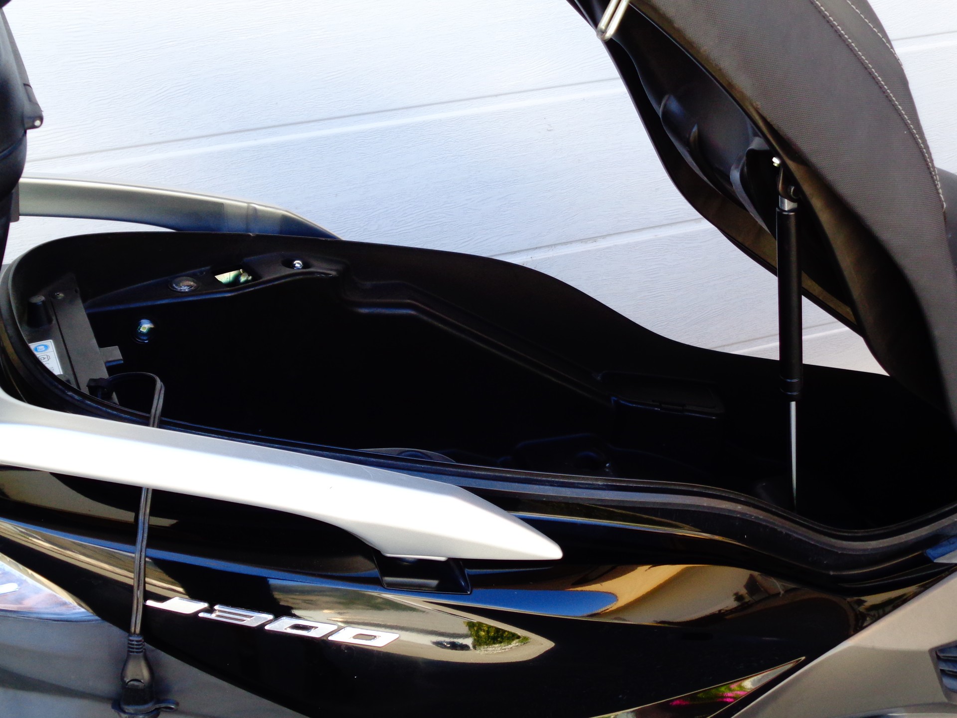 KAWASAKI J 300 SE ABS-showroom-element-2