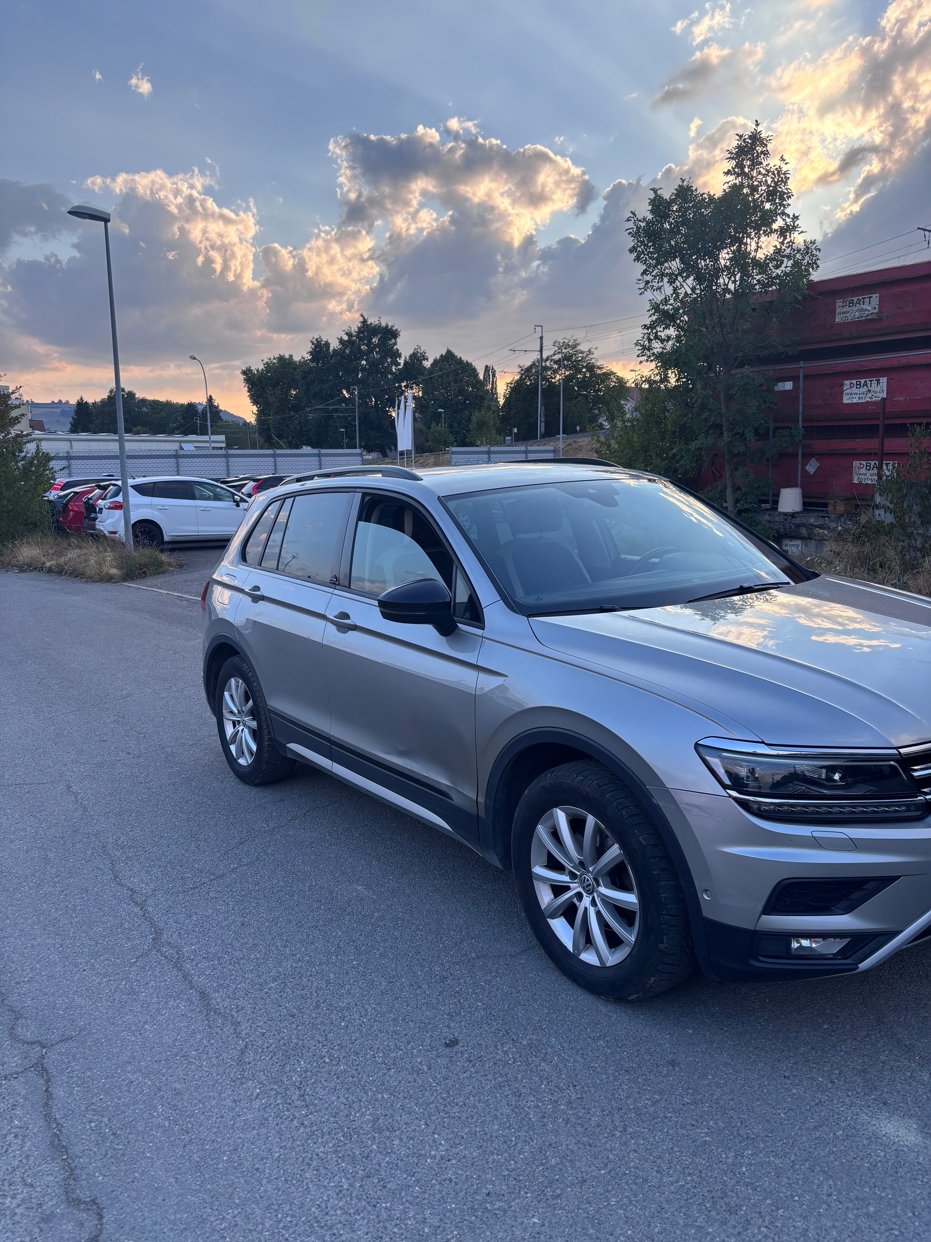 VW Tiguan 2.0 TDI SCR Highline 4Motion DSG-image-1