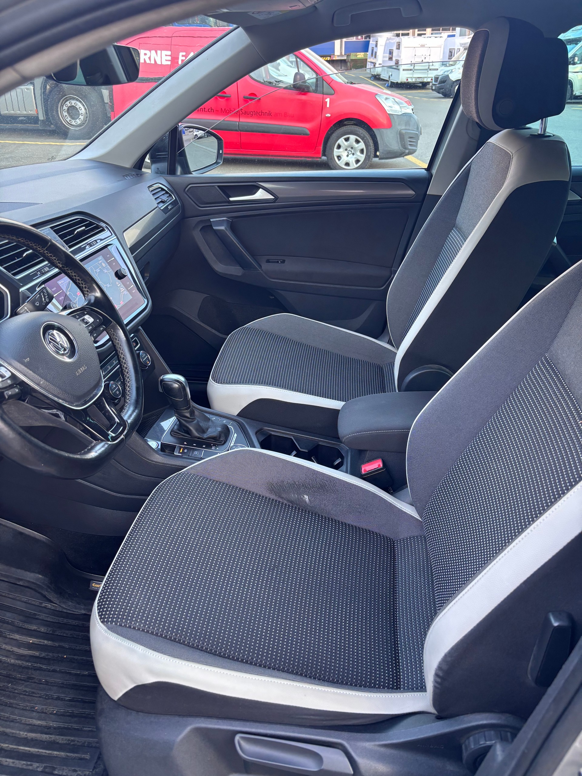 VW Tiguan 2.0 TDI SCR Highline 4Motion DSG-image-11