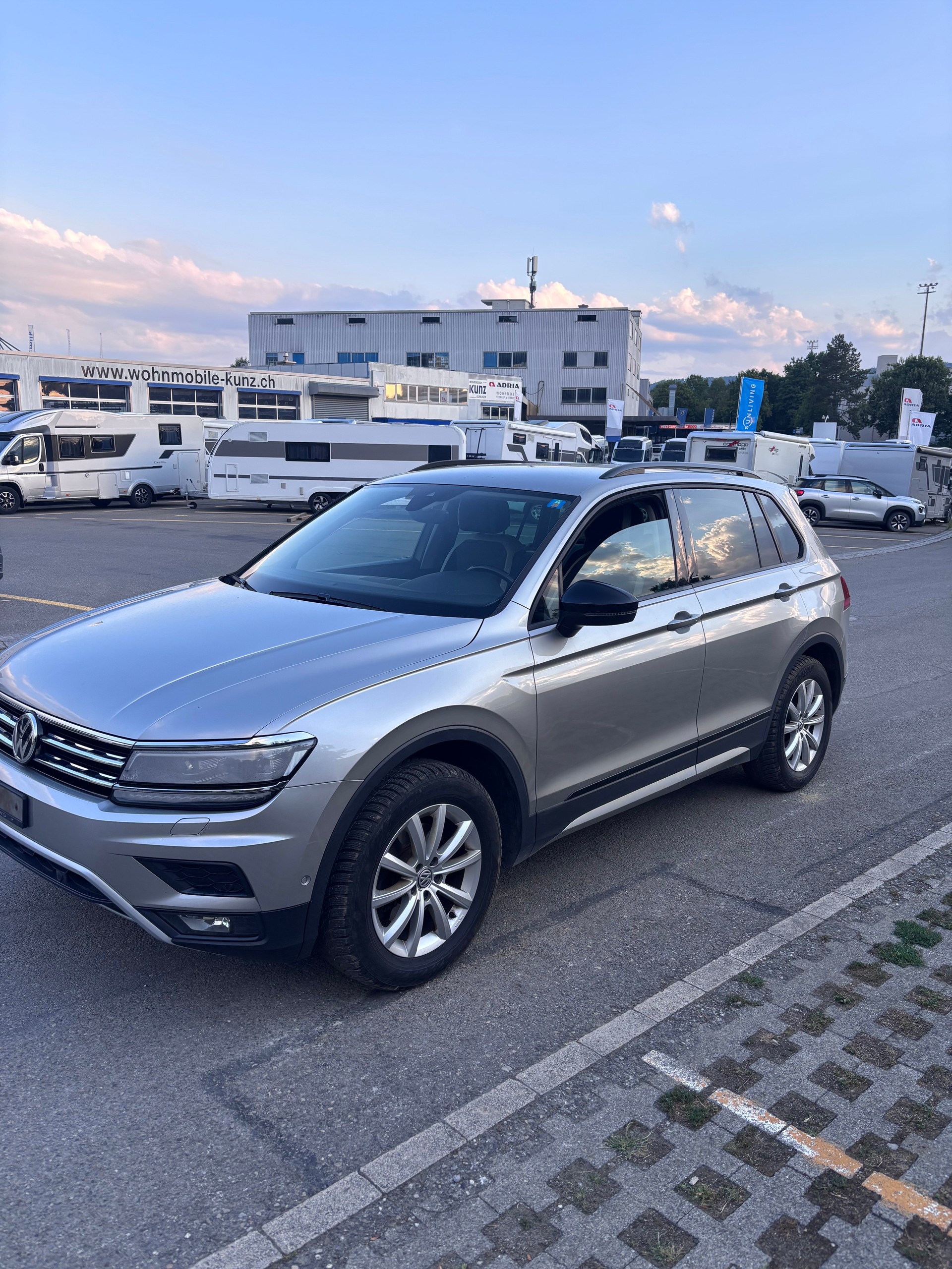 VW Tiguan 2.0 TDI SCR Highline 4Motion DSG-image-2