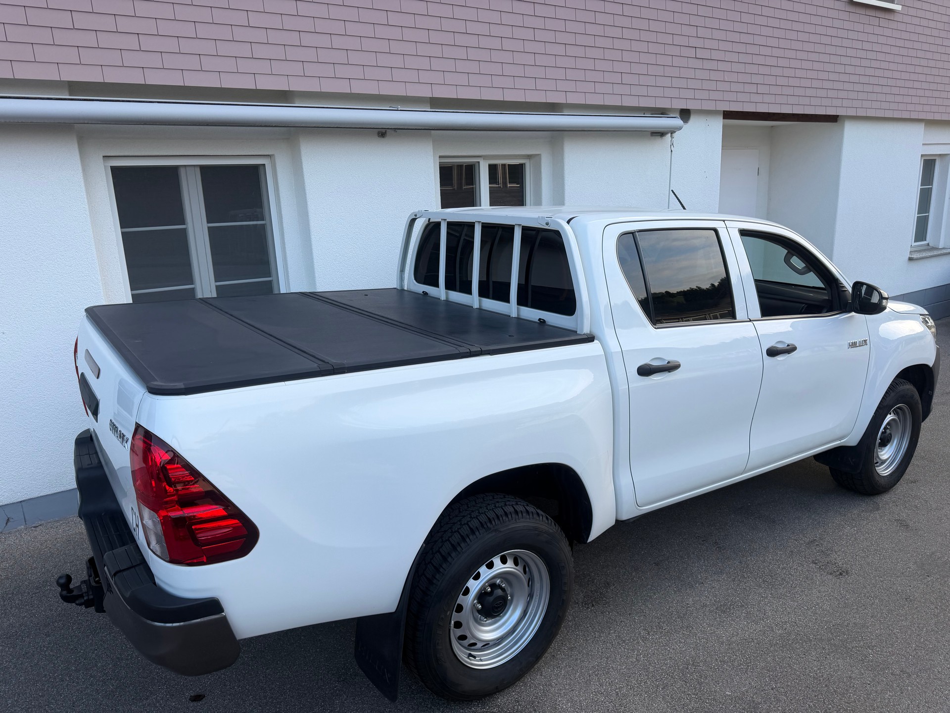 TOYOTA Hilux 2.4D-4D Sol DoubleCab 4x4-image-6