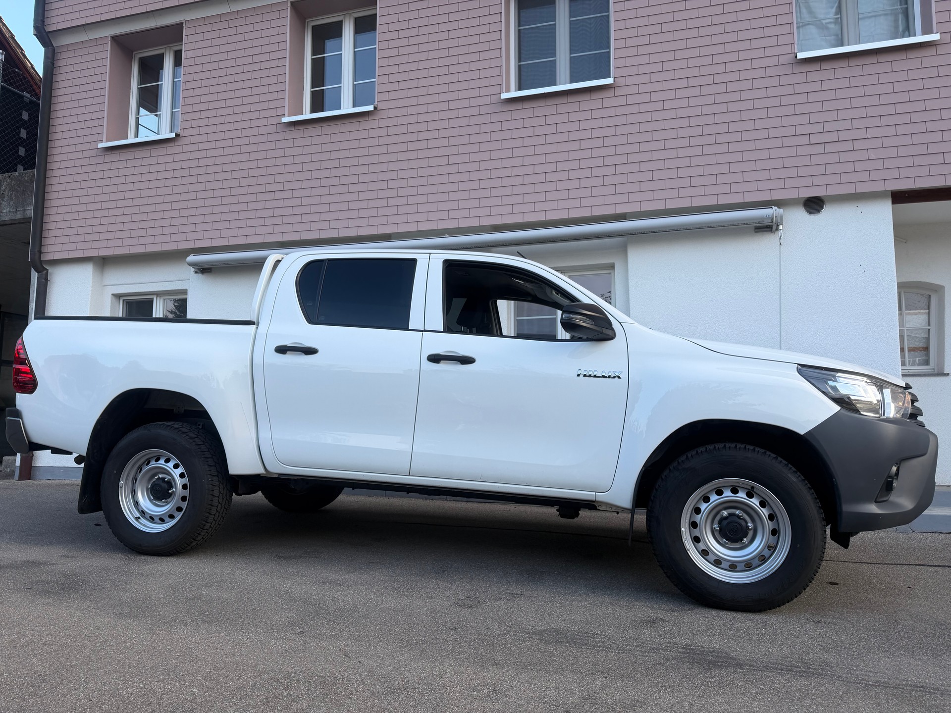 TOYOTA Hilux 2.4D-4D Sol DoubleCab 4x4-image-5