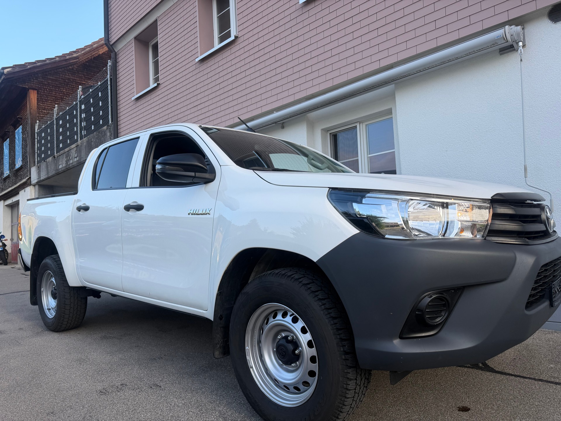TOYOTA Hilux 2.4D-4D Sol DoubleCab 4x4-image-1