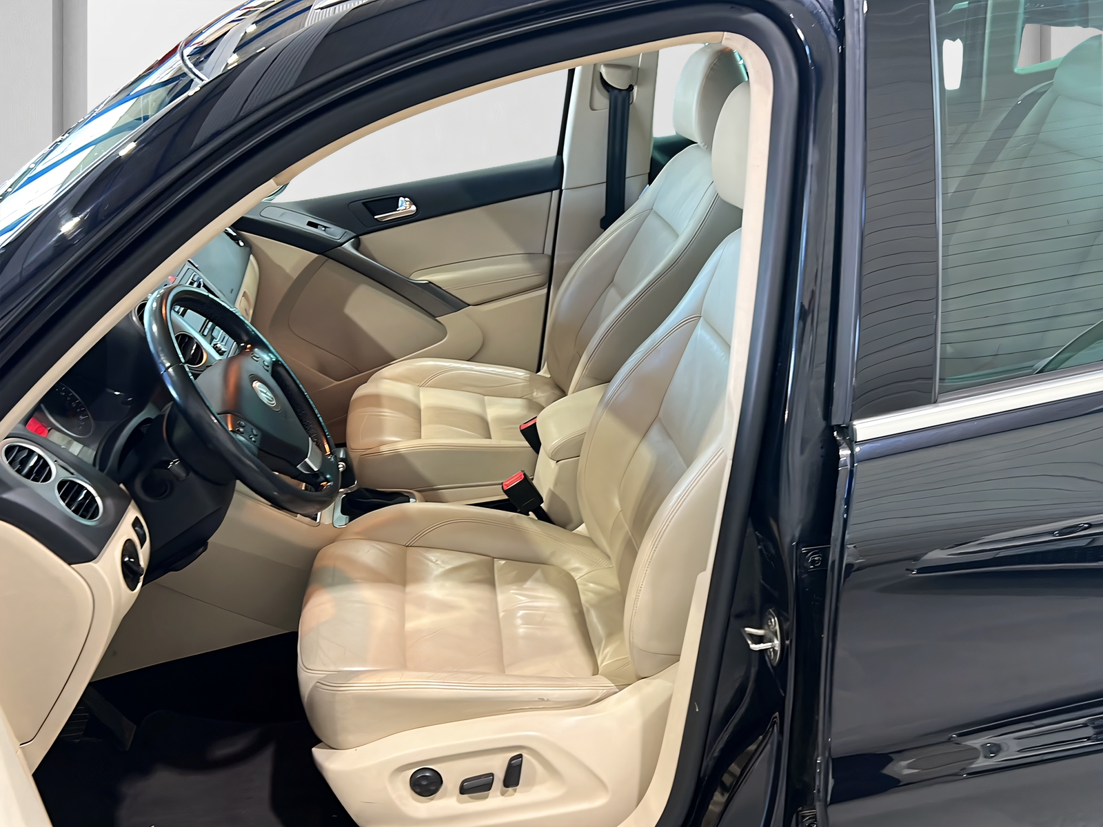 VW Tiguan 2.0 TDI Sport&Style Tiptronic**AHK,4 Motion,-image-8