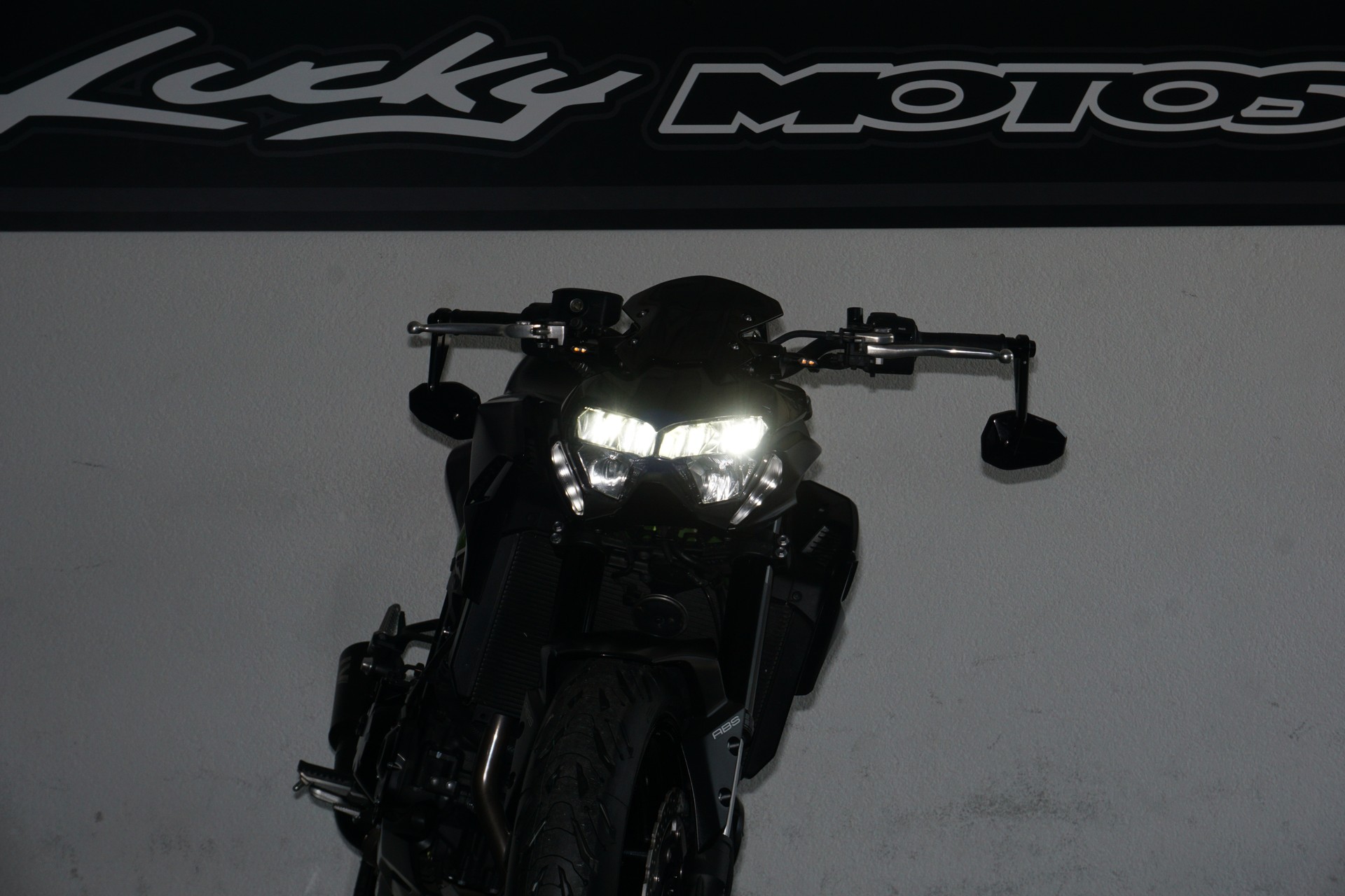 KAWASAKI Z 900-image-5