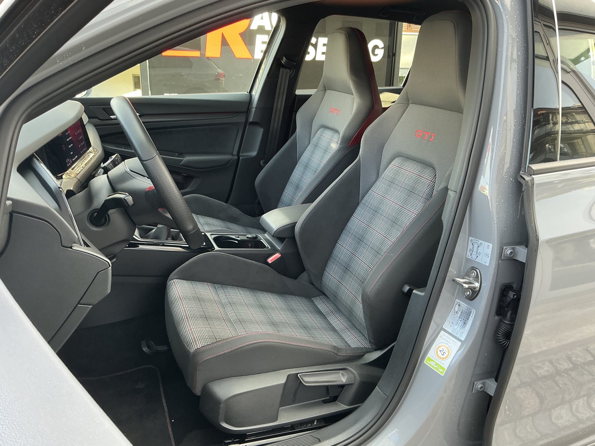 VW Golf 2.0 TSI GTI *** BLACK STYLE & HANDSCHALTUNG !!! ***-image-7