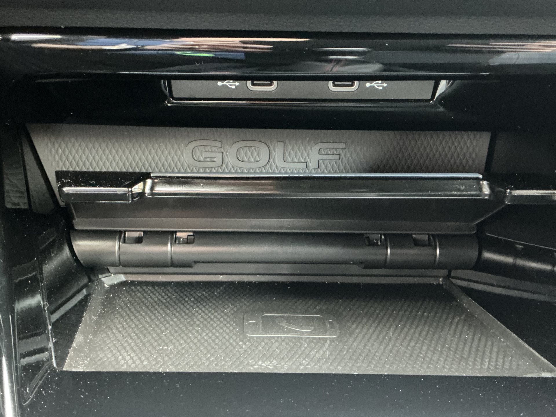 VW Golf 2.0 TSI GTI *** BLACK STYLE & HANDSCHALTUNG !!! ***-image-24