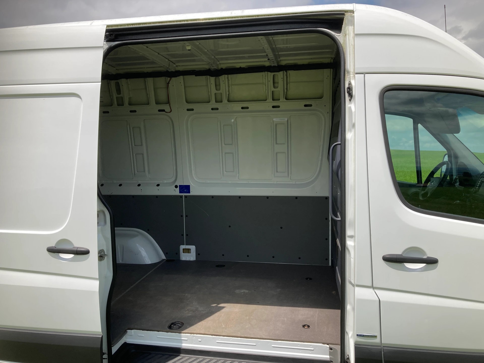 MERCEDES-BENZ Sprinter 314 CDI Standard 7G-Tronic mit Navigation und Tempomat-image-6