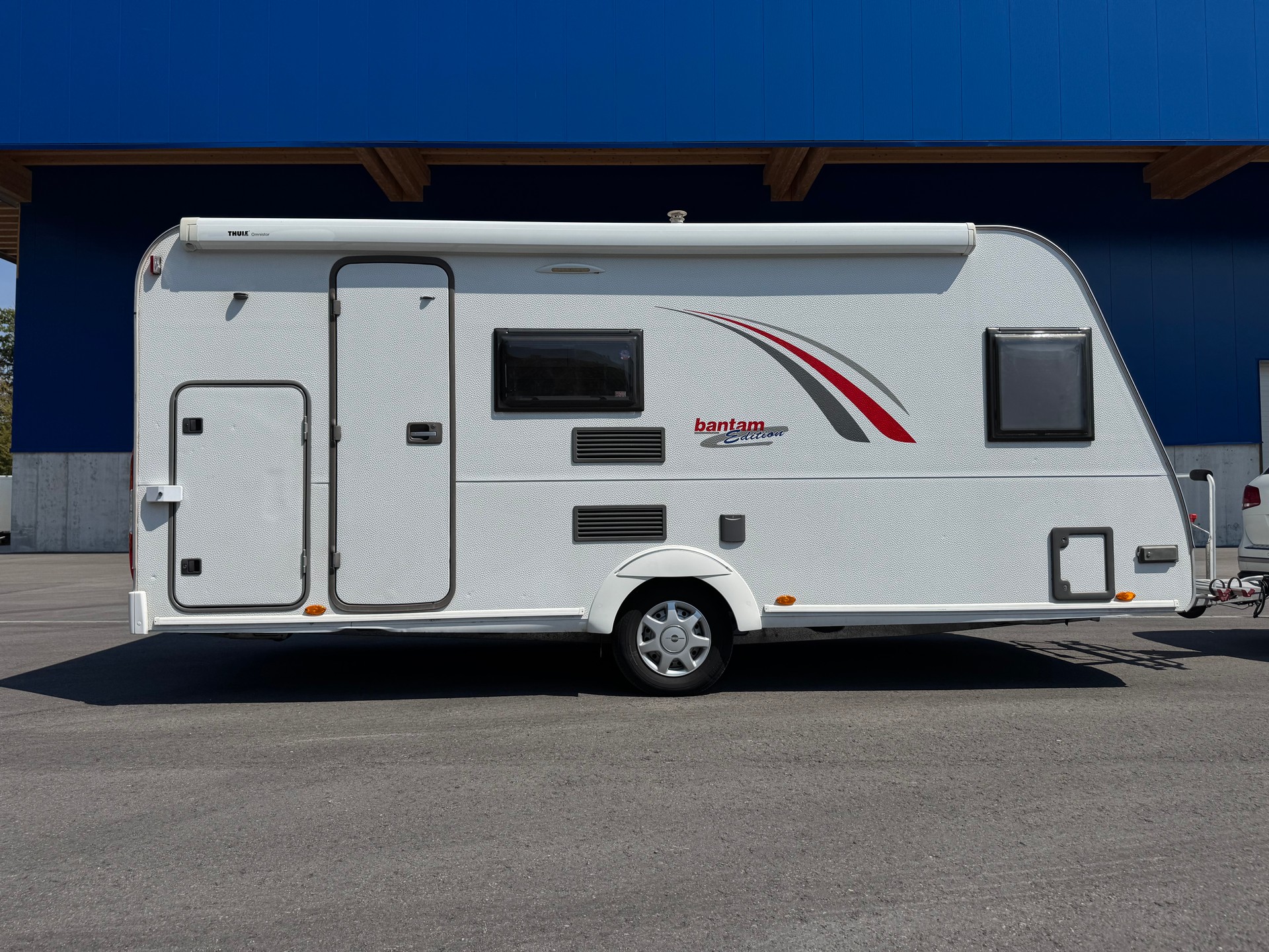 BÜRSTNER Premio Edition Bantam 1000 kg Leergewicht - Family Stockbett Kajüte- Garage - 6 Personen Plus