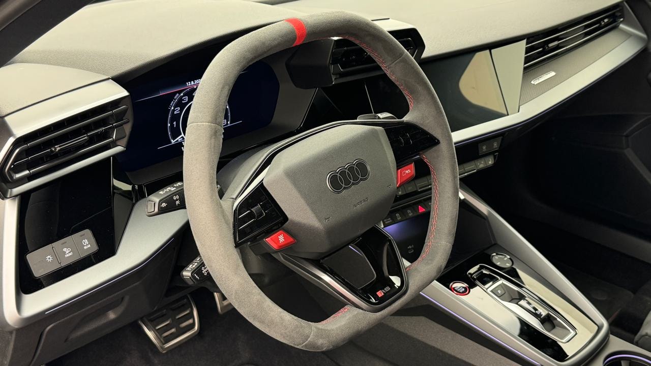 AUDI RS3 Sportback 2.5 TSI quattro S-tronic-image-6
