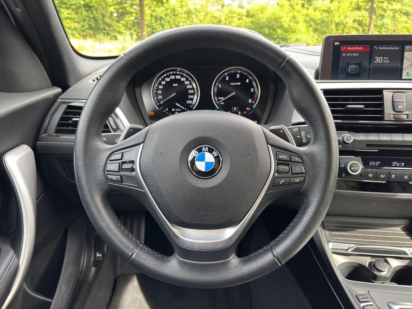 BMW 120d xDrive EDITION SPORT LINE-image-10