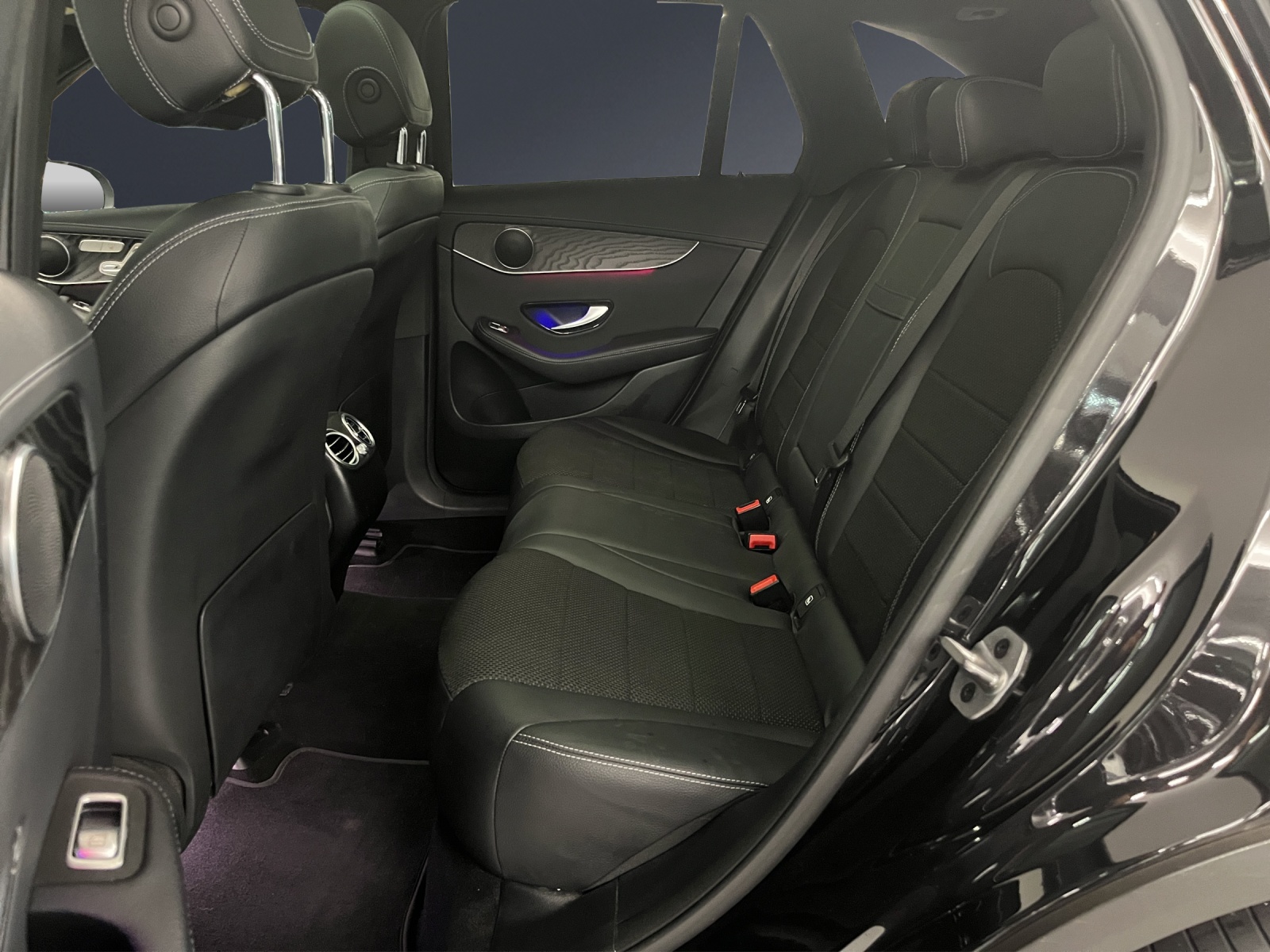 MERCEDES-BENZ GLC 200 4Matic-image-10