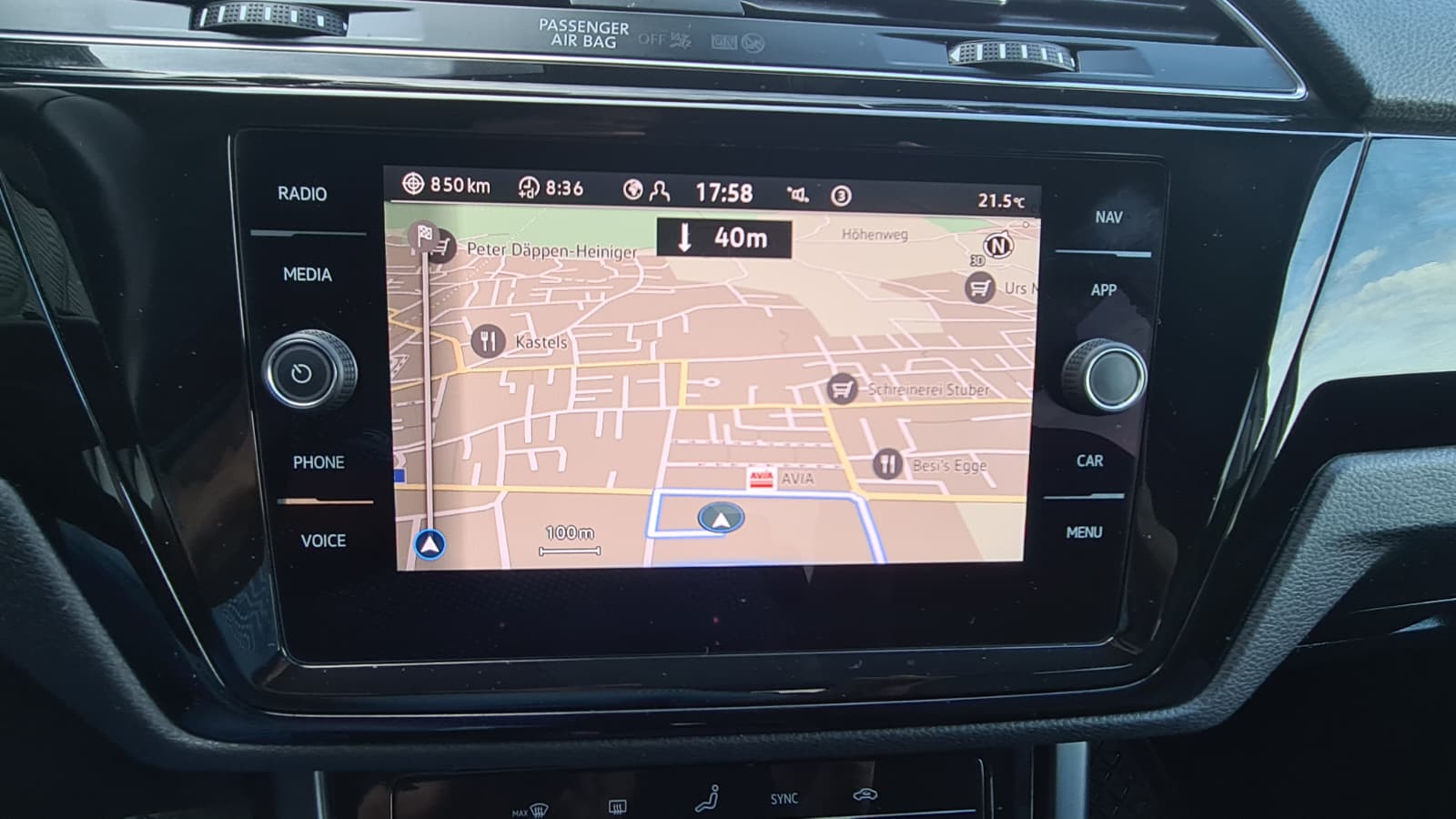 VW Touran 2.0 TDI BlueMotion Technology Comfortline DSG ** Gr-Navi ** RF-Kamera ** Abstandsregelsysteme ** Tempomat ** PDC V+H **-image-12