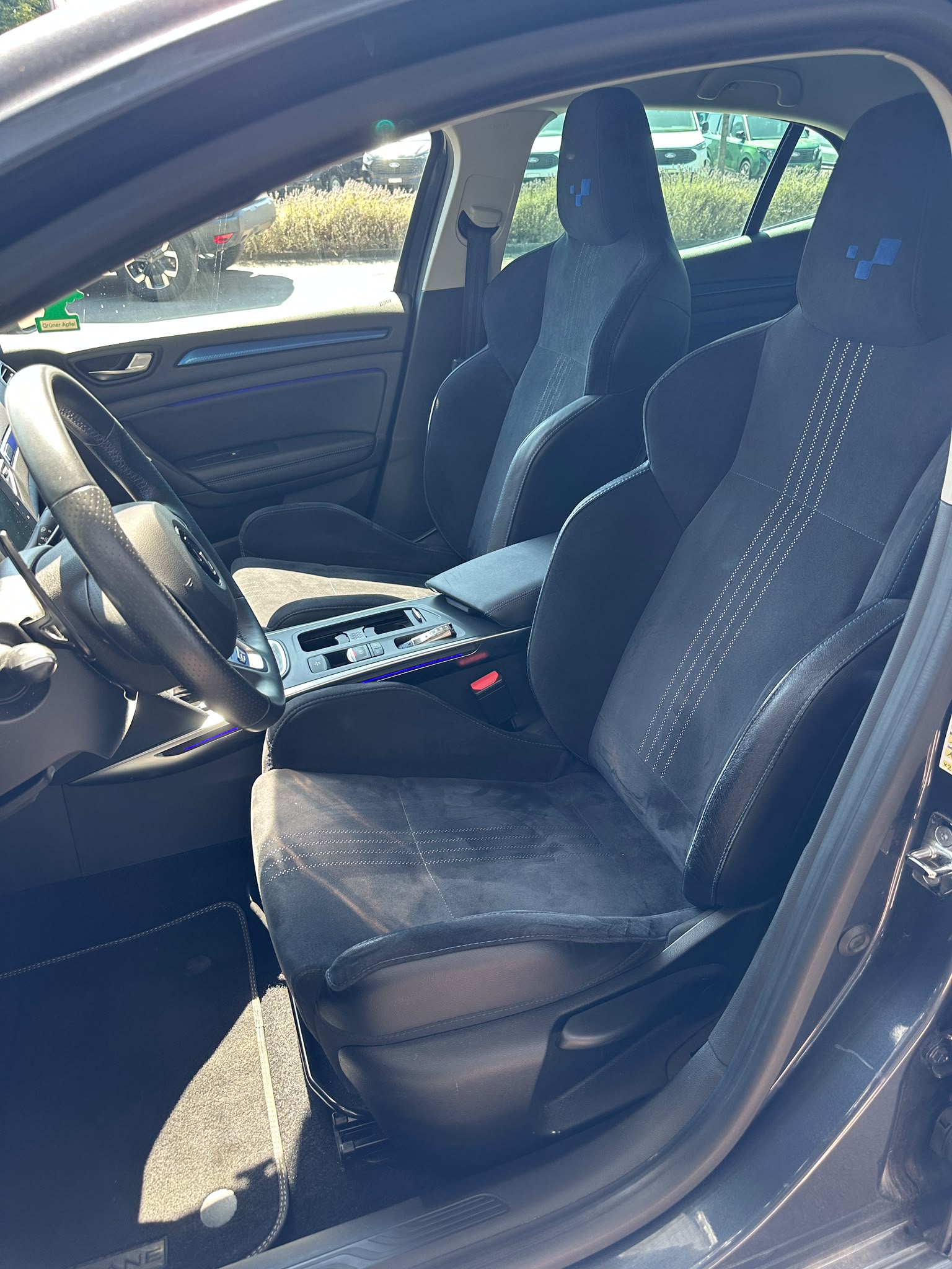 RENAULT Mégane 1.6 16V Turbo GT EDC-image-10