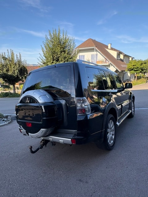 MITSUBISHI Pajero 3.2 DI-D Instyle Automatic-image-2