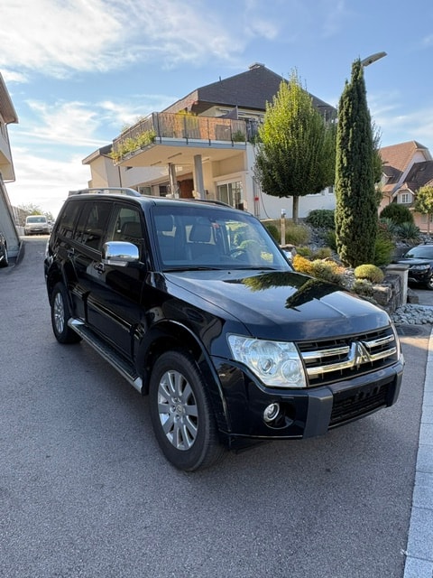 MITSUBISHI Pajero 3.2 DI-D Instyle Automatic-image-1