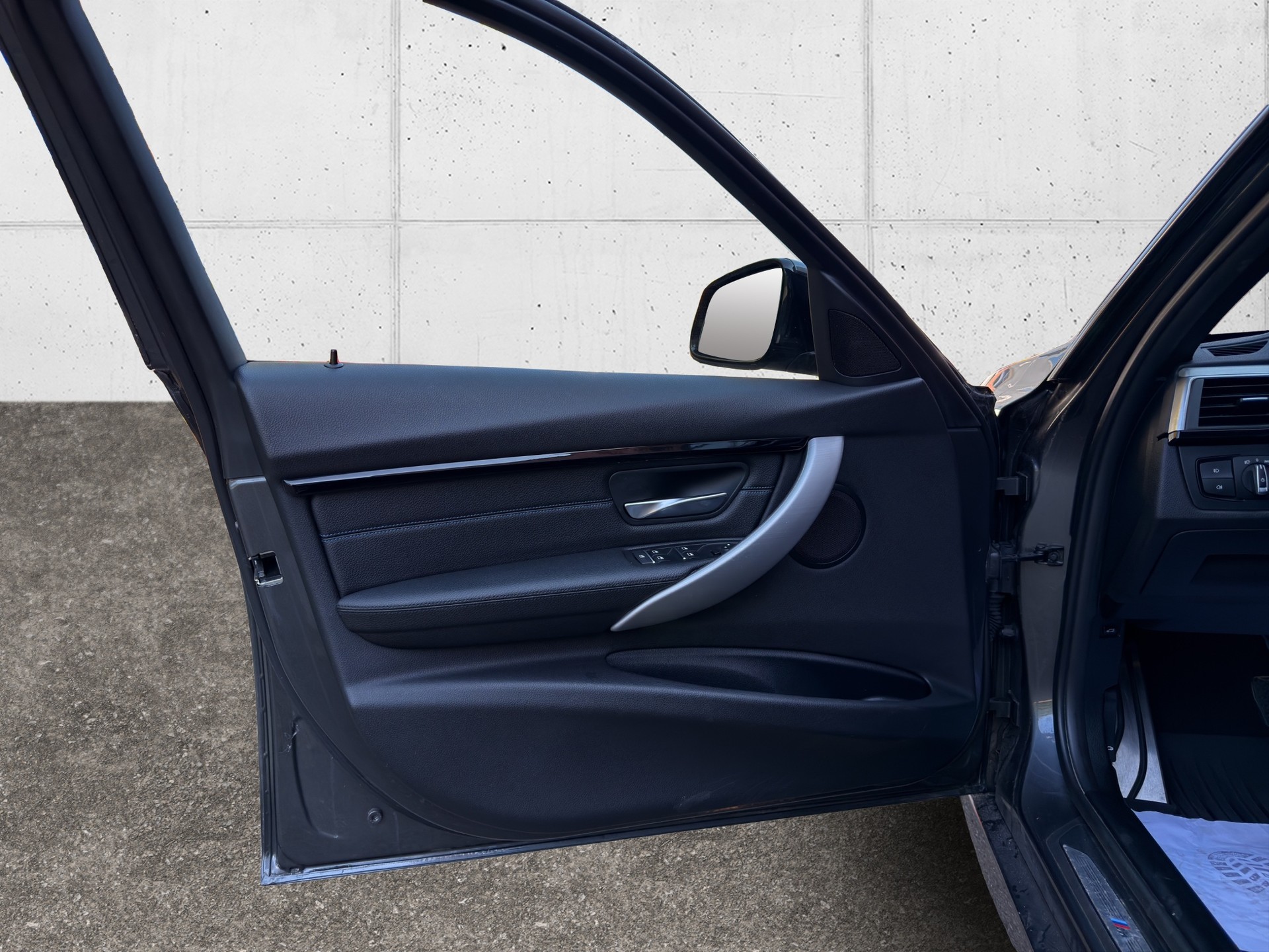 BMW 318i Touring Business Steptronic-image-28