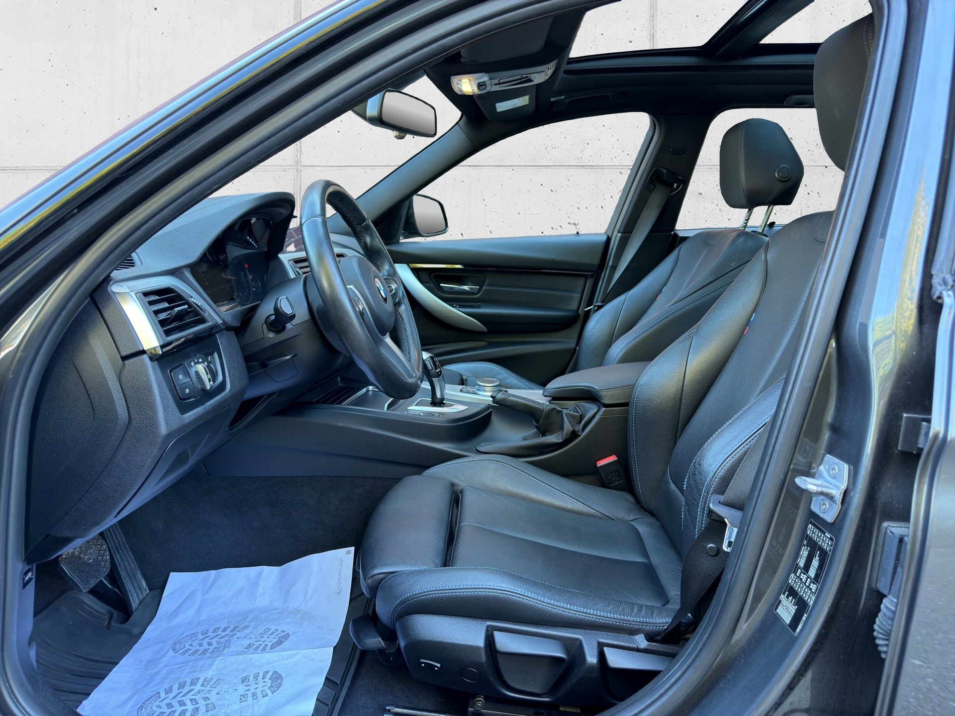 BMW 318i Touring Business Steptronic-image-10