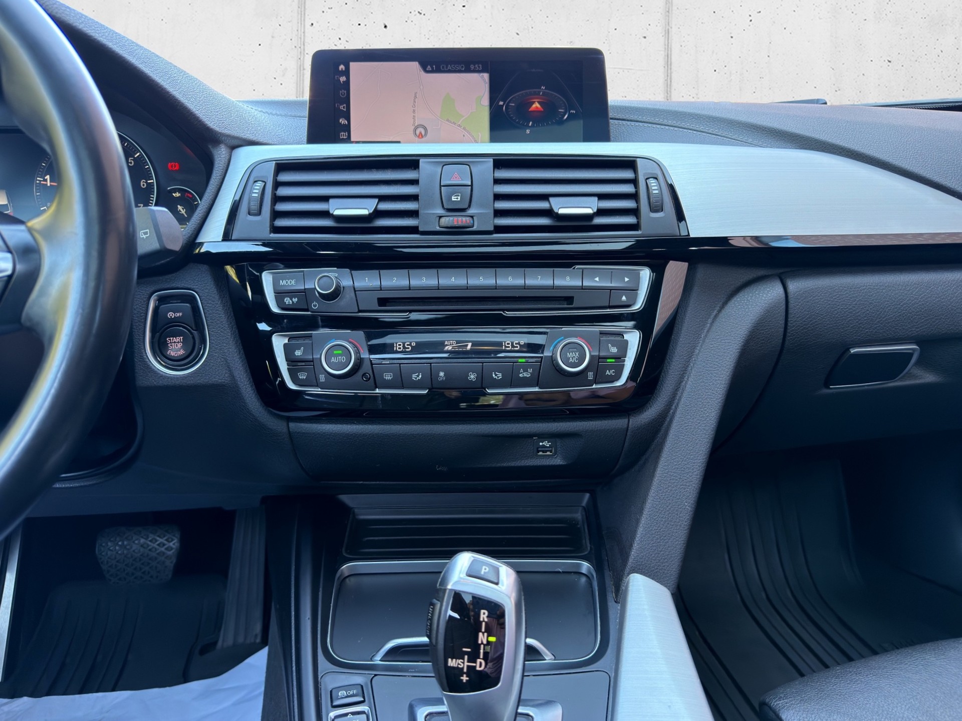 BMW 318i Touring Business Steptronic-image-20