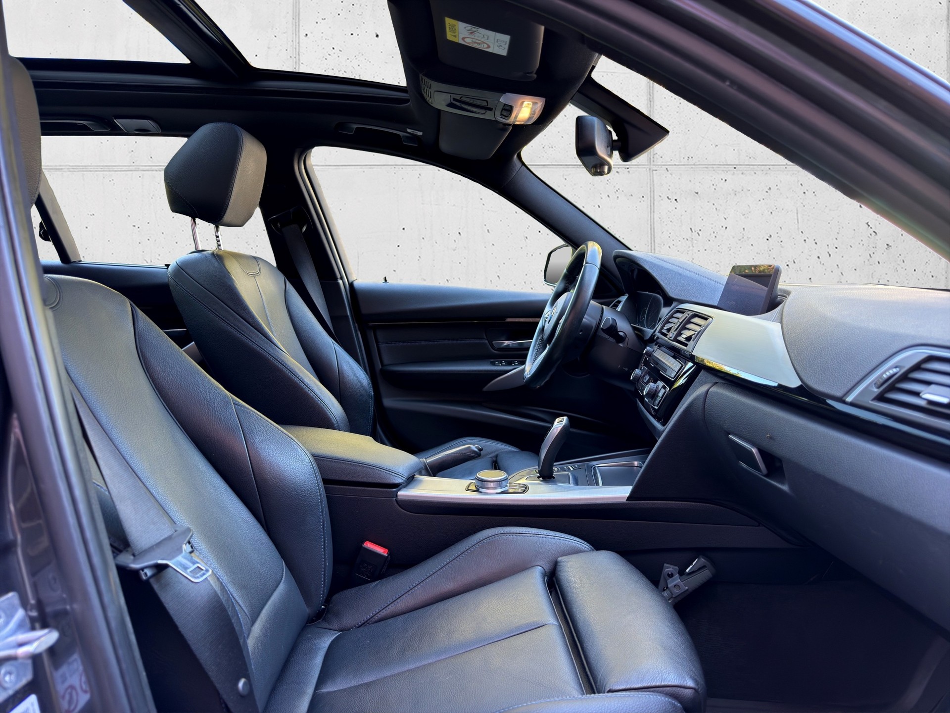 BMW 318i Touring Business Steptronic-image-24