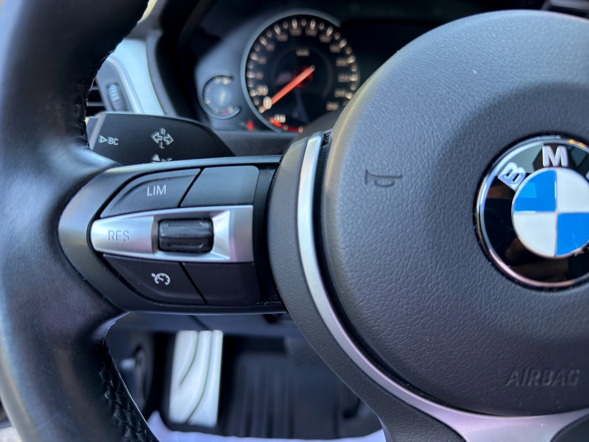 BMW 318i Touring Business Steptronic-image-16