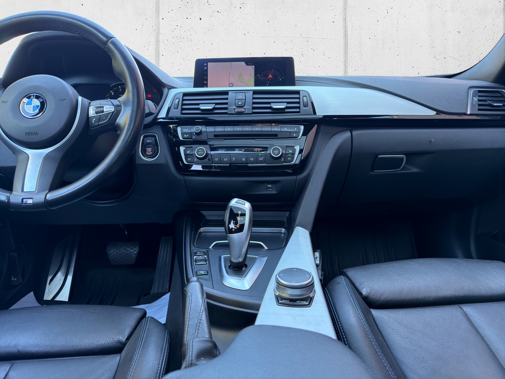 BMW 318i Touring Business Steptronic-image-19