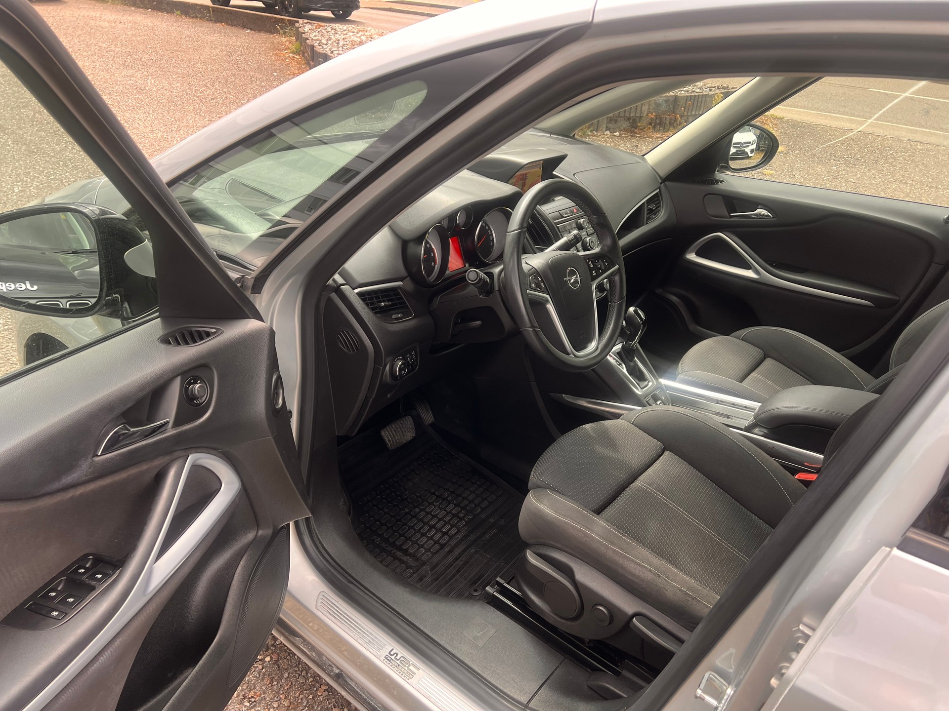 OPEL Zafira Tourer 1.4i 16V Turbo Enjoy Automatic-image-10